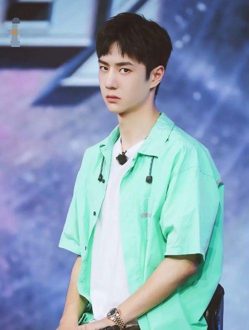 王一博片场爆料最新,幕后花絮曝光，精彩瞬间引粉丝热议